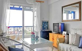 Monicas Amazing Sea View And Pool-View Apt